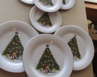 8-Vintage World Bazaars Inc. Sabian Christmas Tree Plates, Gold Rimmed, 4-Dinner Plates, 4-Salad/Dessert Plates