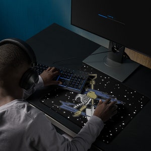 Skeleton No Head Gaming mouse pad