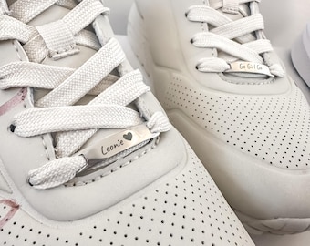 Juego de 2 etiquetas personalizadas para zapatos, clips grabados, acero inoxidable, etiquetas para zapatos, etiquetas para cordones, para corredores, ciclistas y maratonistas.