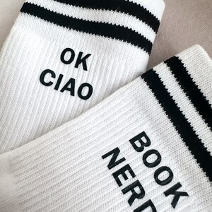 Personalisierte weiße Socken, Tennissocken, mit schwarzen Streifen, individuelle Socken, mein Text, Geschenk, personalisierbar, Socks Bild 6