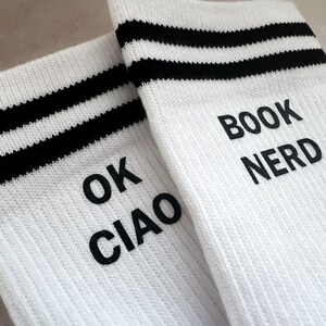 Personalisierte weiße Socken, Tennissocken, mit schwarzen Streifen, individuelle Socken, mein Text, Geschenk, personalisierbar, Socks Bild 8