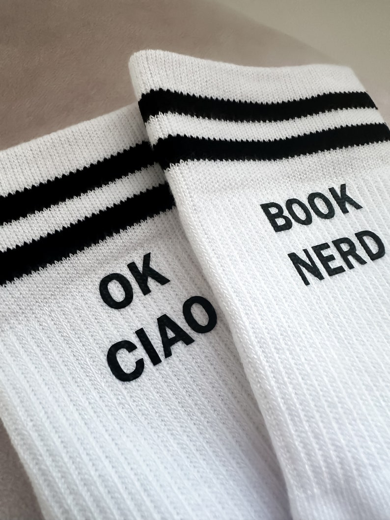 Personalisierte weiße Socken, Tennissocken, mit schwarzen Streifen, individuelle Socken, mein Text, Geschenk, personalisierbar, Socks Bild 8