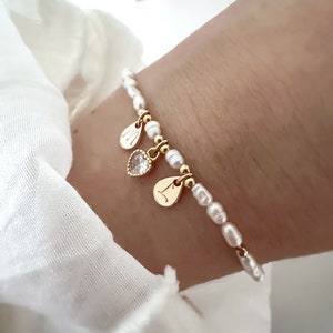 Pearl bracelet with engraving, freshwater pearls, customizable, letter custom, initials mom gift, gold plated, customized