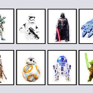 Peut inclure: Un ensemble de 8 impressions de style aquarelle représentant des personnages et des véhicules de la franchise Star Wars. Les impressions comprennent Boba Fett, un Stormtrooper, Dark Vador, le Faucon Millenium, Rey, BB-8, R2-D2 et Yoda.