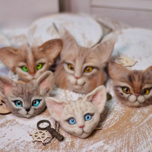 Wool Brooch pets made to order. Your pet is always with you.  The price is for one custom brooch!