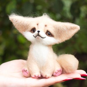 ニードルフェルトのかわいい白いキツネ FENNEC、フェルトキツネ