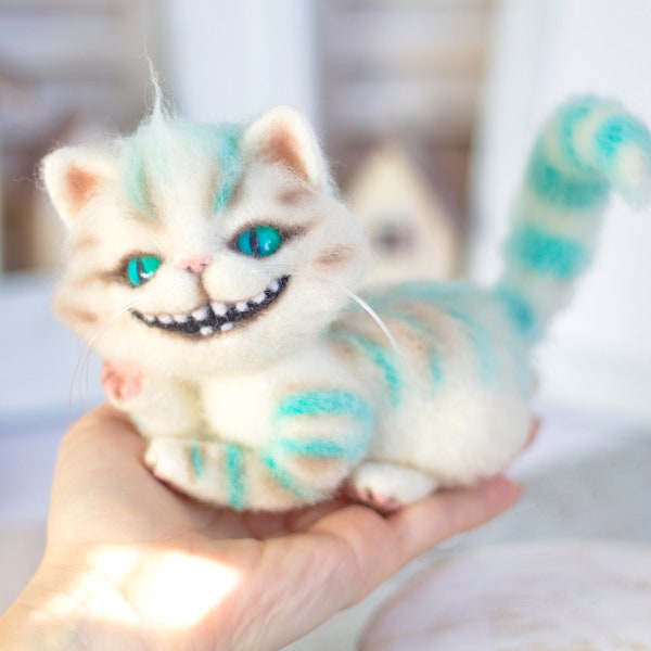 Felted toy Cheshire cat. Felted toy. Felted gift