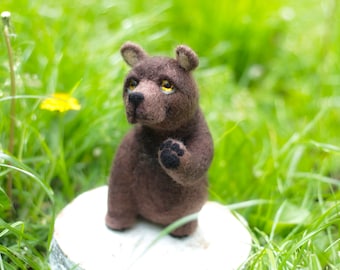 Needle felted toy Bear. Felt sculpture of a Bear. Needle felted bear.  Eco friendly toy.