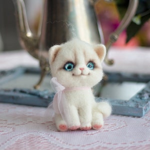 Needle felted toy Cat . Felt sculpture. Eco friendly toy.