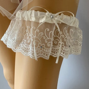 Ivory Lace Bridal Garter Belt | Wedding gifts