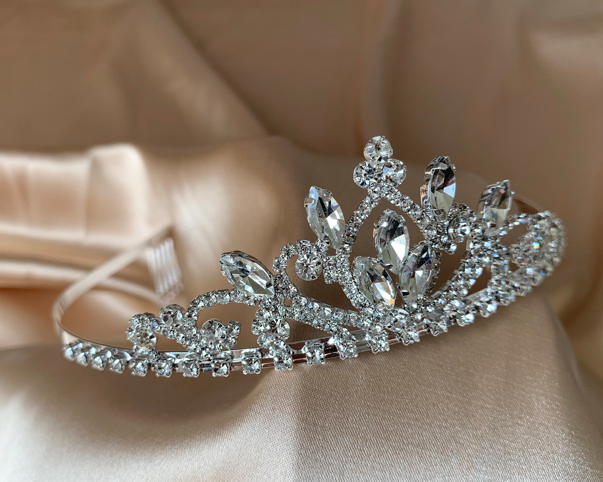 Prinzessinnen-Tiara-Kamm Set, 2 Stück – Mit Strass, Silberfarben, Ca. 4x6,7 Cm, Für Hochzeiten, Partys & Fotos