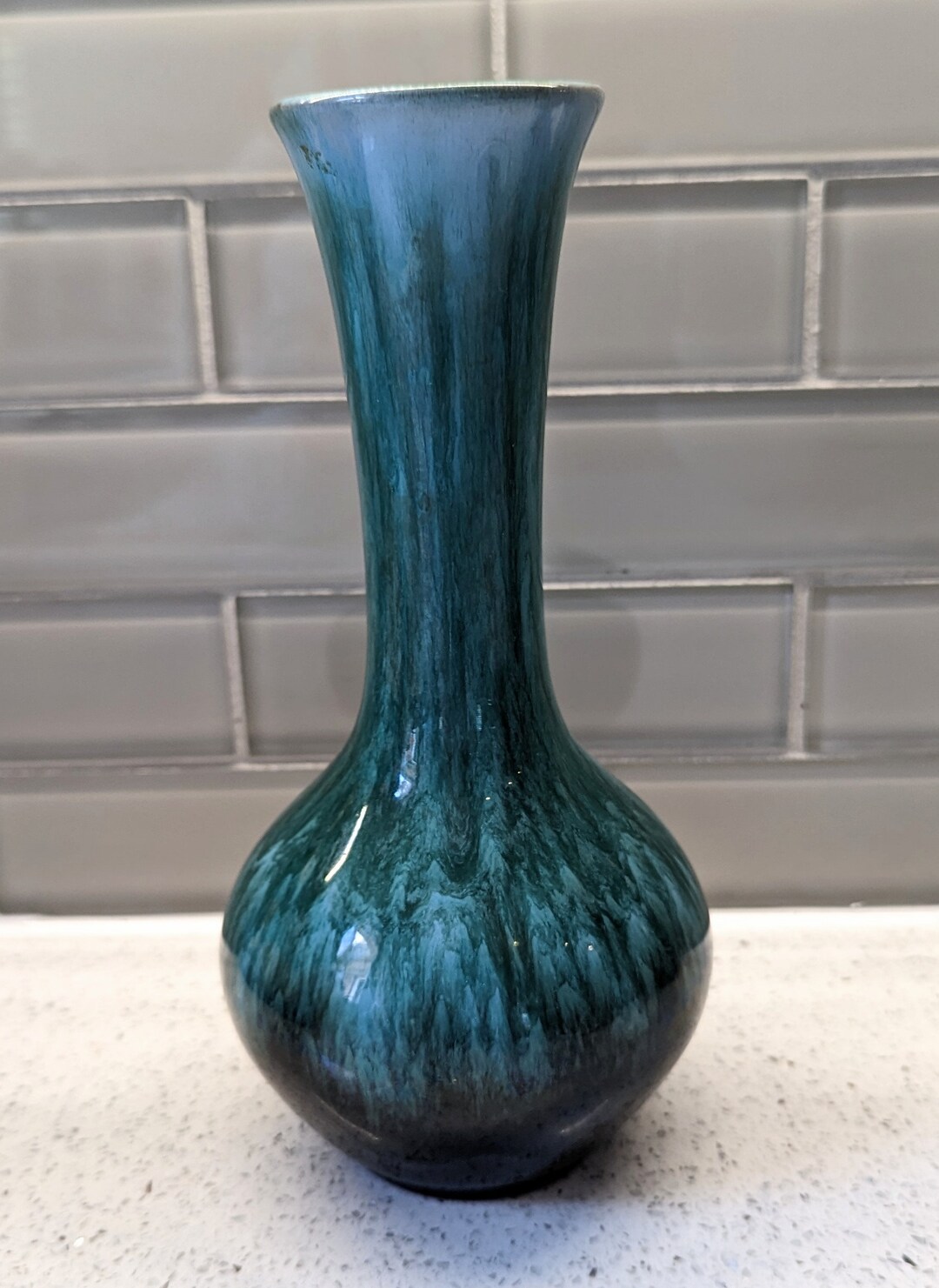 Vintage Blue Mountain Pottery Vase 8.5 Inch / Canadian Blue Mountain