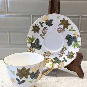 Vintage Royal Albert Bone China England Green Leaf Gold Leaf / Vintage Royal Albert Tea Cup and Saucer / Antique Royal Albert Bone China