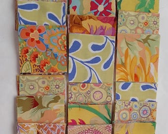 Pacotes de Mini Charms de 2,5 polegadas - 40 quadrados amarelos de 2,5 polegadas, tecido 100% algodão Kaffe Fassett.