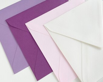 Set aus 4 quadratischen Briefumschlägen für Karten, florale Farbmischung