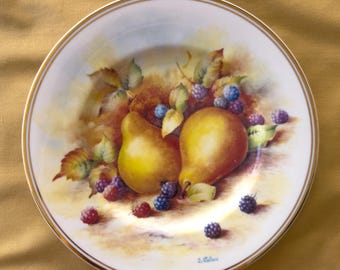 Fenton Bone China Cabinet Plate, gesigneerd door D. Wallace, met fruit en bessen, Art Deco, jaren 1930. Verzamelbaar bord.
