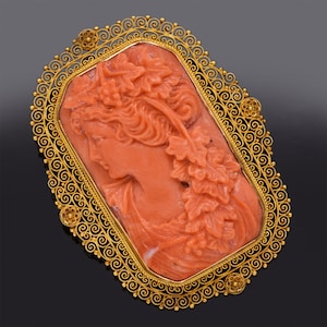 Antique 18K Yellow Gold Red Coral Cameo Brooch Pin 13.3 Grams 44.9 x 34.0 mm