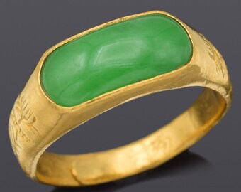 Vintage 24K Yellow Gold Green Jade Saddle Adjustable Band Ring