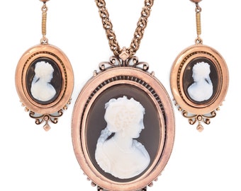 Set antico con collana e orecchini con pendente e spilla in agata con cammeo in oro 18K, 16K, 10K