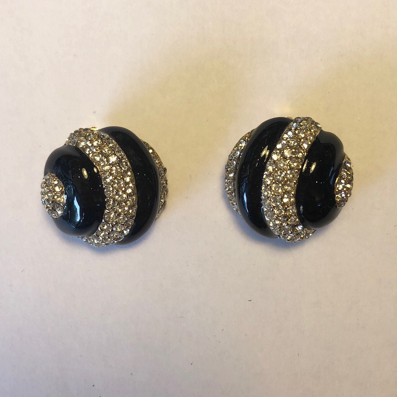 Ciner black enamel earrings clip-on 80s - Katheley's