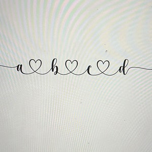 VIER INITIALEN (kleine letters) verbonden met drie HARTEN; aangepaste svg-, png- en jpg-bestanden voor ai, silhouette/cricut, enz.  Bestanden worden na ontwerp per e-mail verzonden.