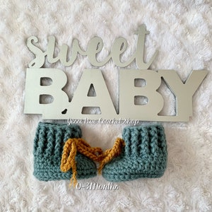 Crochet baby booties, 0-3 months, booties, baby shower gift, booties for baby, crib shoes, 0-3 month baby booties, baby
