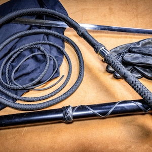 Försvararen "Zorro-stil bullwhip"