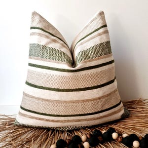Capa de almofada listrada verde bege, boho texturizada, chenille, todos os tamanhos
