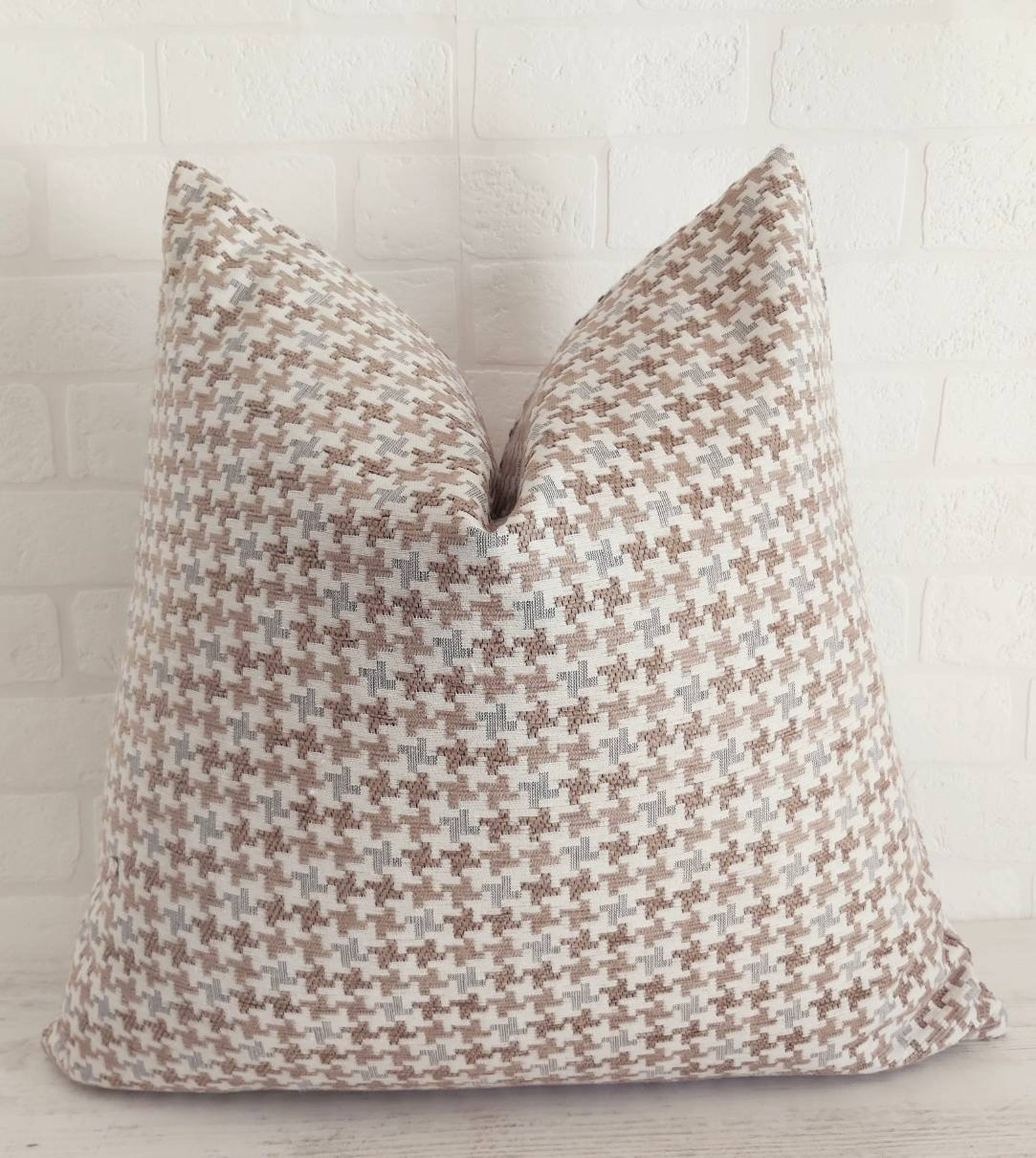 Beige Gray Pillow Cover Houndstooth Neutral Pillow Midcentury Etsy