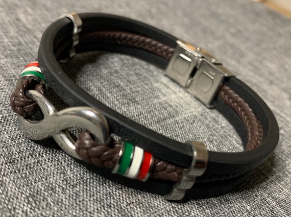 Gucci Leather Lion Head Cuff Bracelet | Harrods DZ