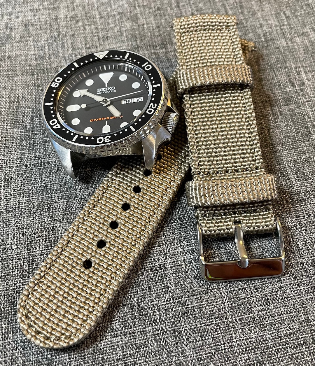 Cinturino per orologio cucito in tela Cachi Acciaio