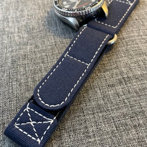 Bracelet de montre de sport en nylon / Bleu marine avec coutures beiges / Fermeture à crochet / Acier inoxydable 316L / Nouveau 20/22 mm