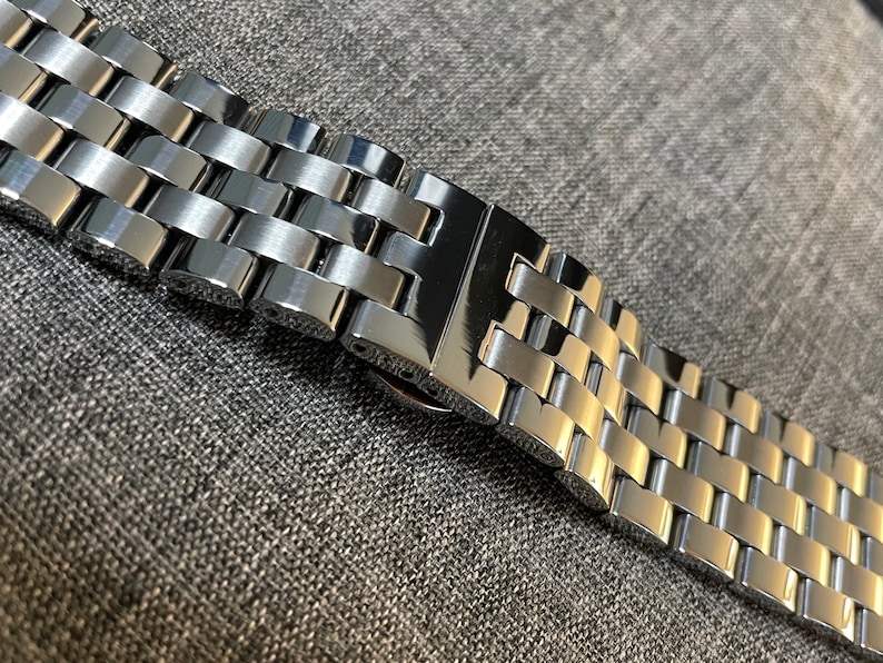 New Wholesale Brushed And Polished Stainless Steel Watch Band W5200028_K0000628 main image 1