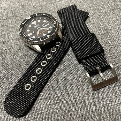 Cinturino per orologio in nylon cucito 2 pezzi / Occhielli in acciaio / Nero opaco / Acciaio inossidabile 316 / Sgancio rapido 20/22 mm