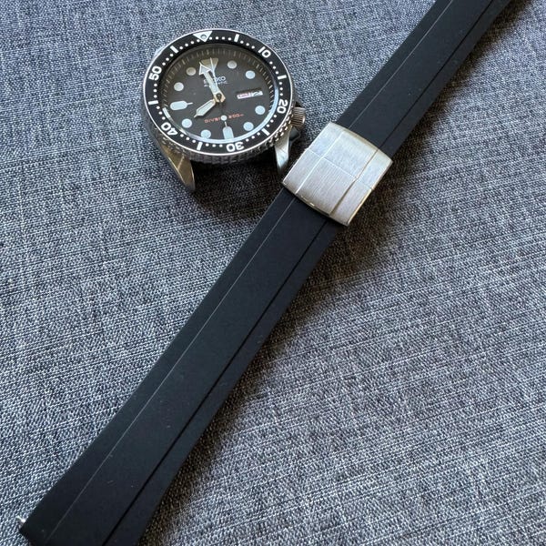 FKM Rubber Watch Strap - Cut to Size - Racing Style - Leaf Spring Deployant Clasp 20mm/22mm - Matte Black