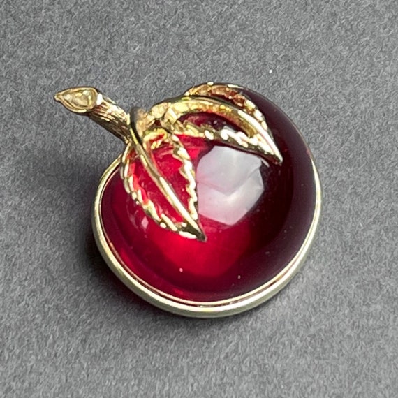 Sarah Coventry 1970s Lucite Apple Brooch Pin "Bur… - image 2