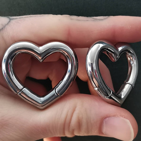 SILVERCOLORED HEART EARWEIGHTS ab 25 Euro *best gift idea for man woman all genders alternative punk witchy girls*