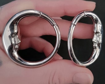 Silvercolored Moon Hoop Earweights ab 25 Euro