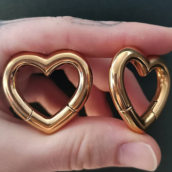 Goldcolored Heart Earweights ab 25 Euro