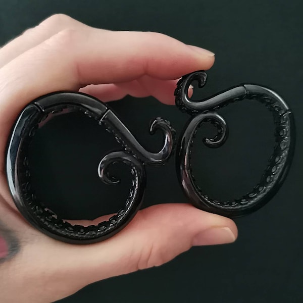 BLACK TENTACLE HOOP Earweights ab 25 Euro *best gift idea for man woman all genders alternative punk witchy girls*