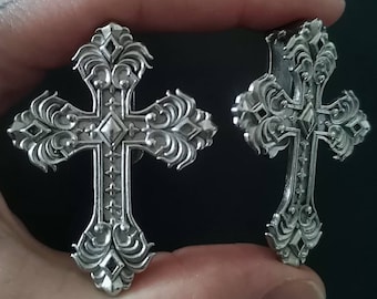 Silvercolored Baroque Cross Hangers ab 27,50 Euro