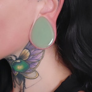 Green Acryl Teardrop Plugs ab 15 Euro