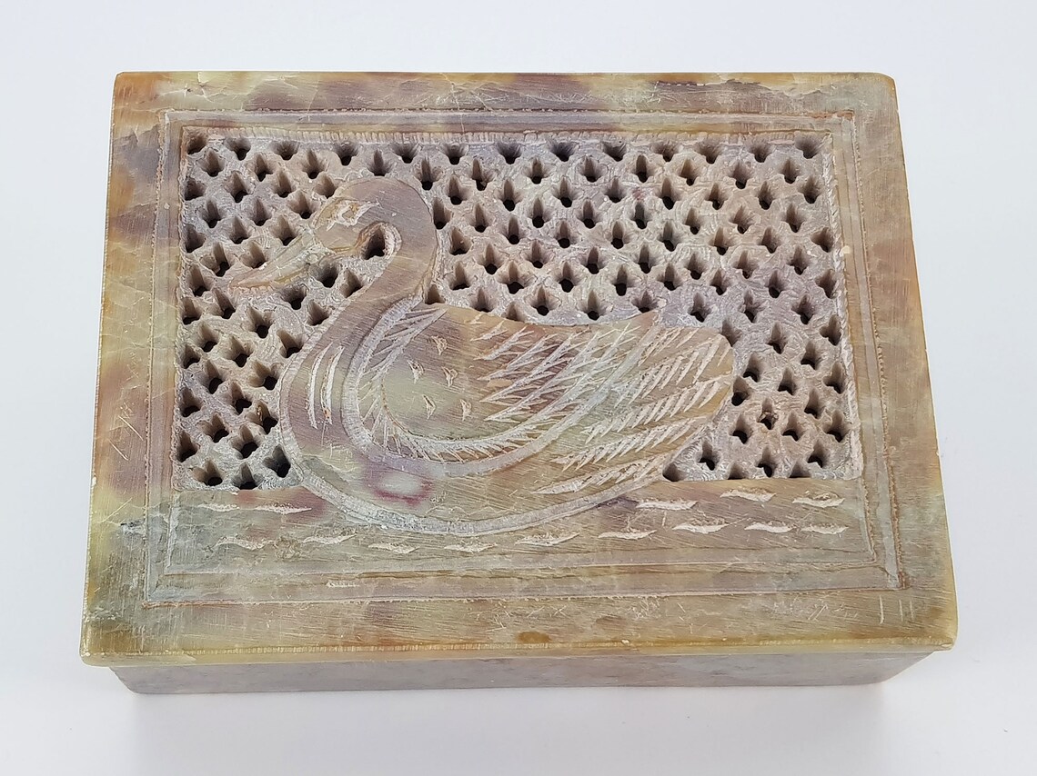 Vintage hand carved soapstone box with lid trinket jewelry Etsy.de