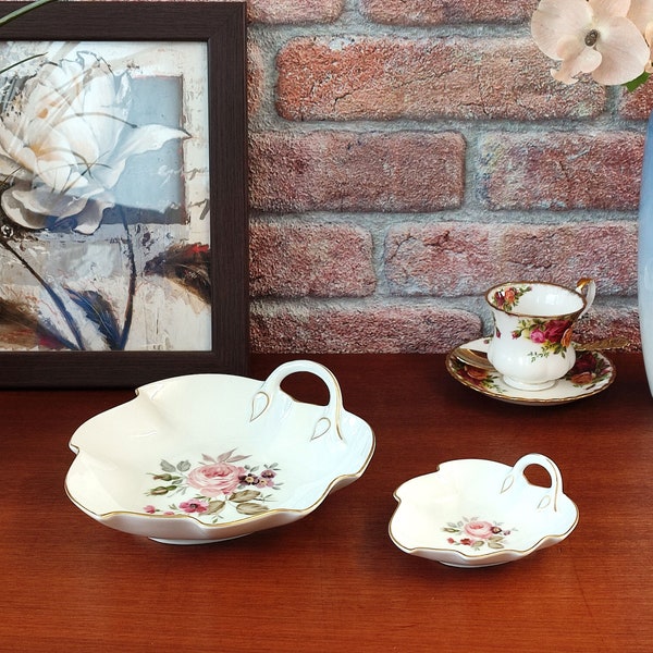 Two porcelain leaf bowls Heckenrose Hutschenreuther, 50s mid century Wild Rose serie serving dishes with gold edges and roses - for sweets