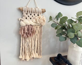 macrame / woven / wall hanging