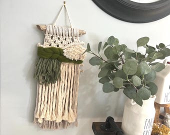 macrame / woven / wall hanging