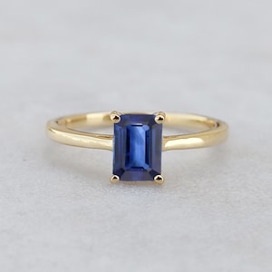 Emerald Cut Blue Sapphire Ring: Vintage 925 Silver Solitaire