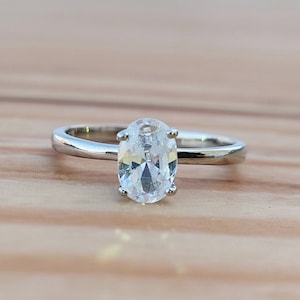 Oval Simulated Diamond Ring: 925 Sterling Silver Solitaire