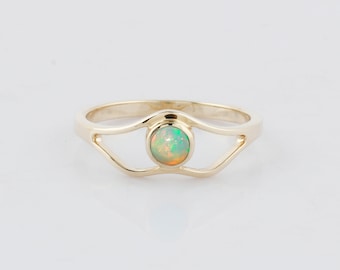 Anillo de compromiso Art Déco con ópalo y engaste de plata de ley 925.