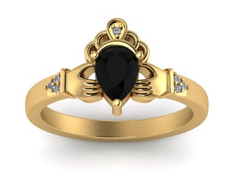 Anillo Claddagh de ónix negro con diseño de manos en forma de corazón, regalo celta de compromiso para ella.